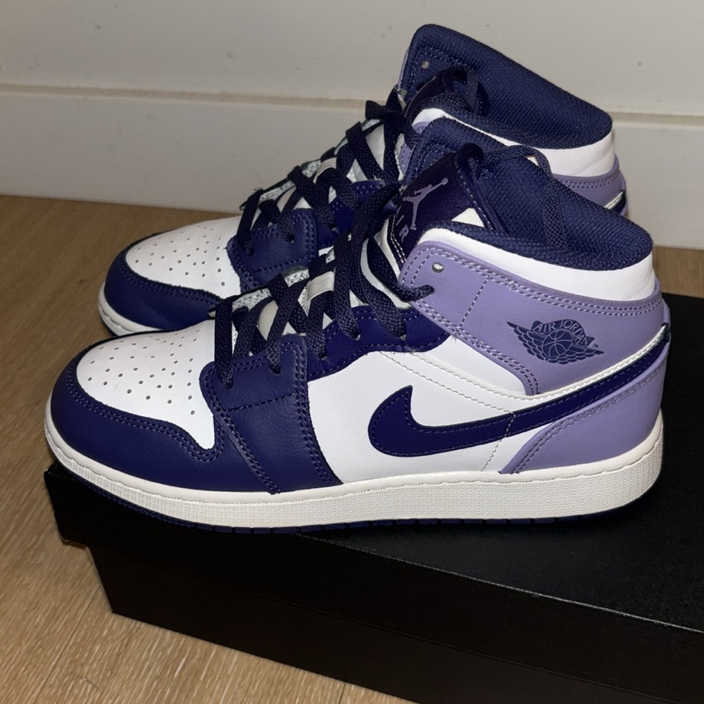 Excellent (USED) Condition Air Jordan 1 Mid Sky J Purple - Picture 5 of 11